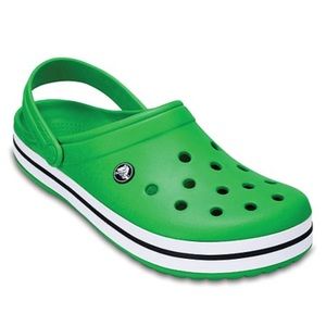 Women’s Size 6 CROCS 💚🍀🐢